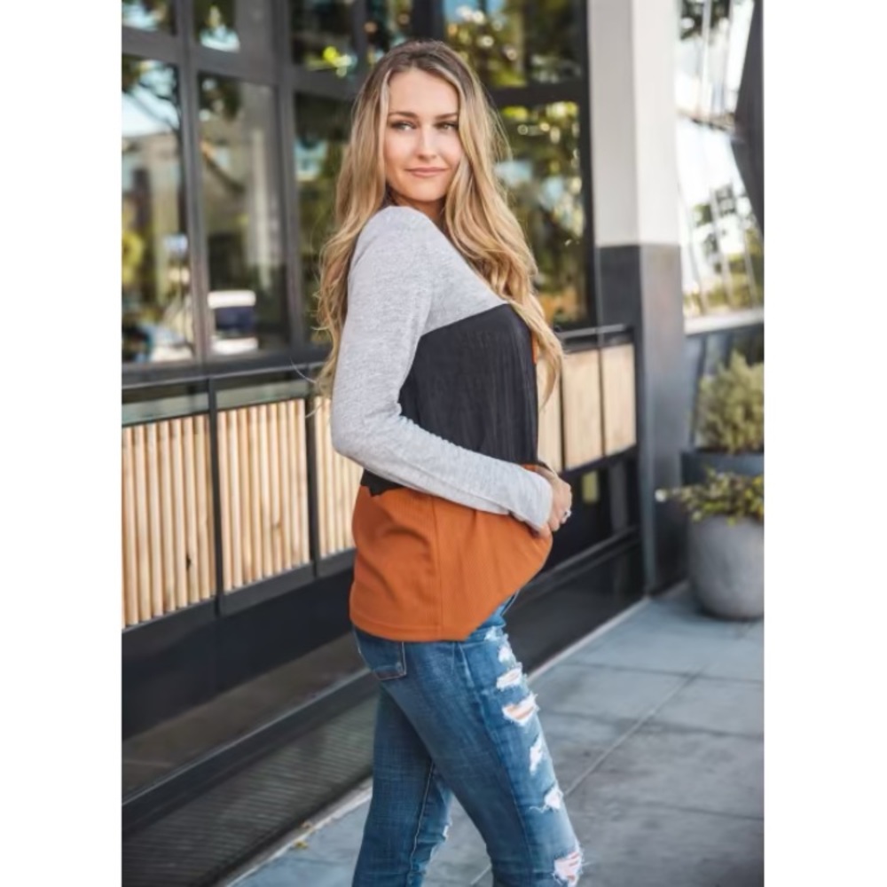 Women’s L/S Fall Colorblock Tee - Picture 4 of 5